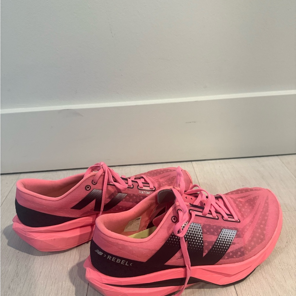 New Balance Women's Athletic Shoes in Pink and Black